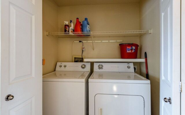 Comfort 3 Bedroom Condo by Redawning