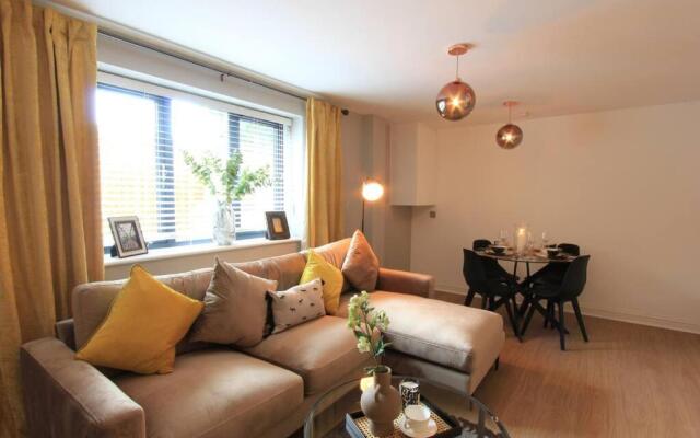Cabot Mews Apartment 3