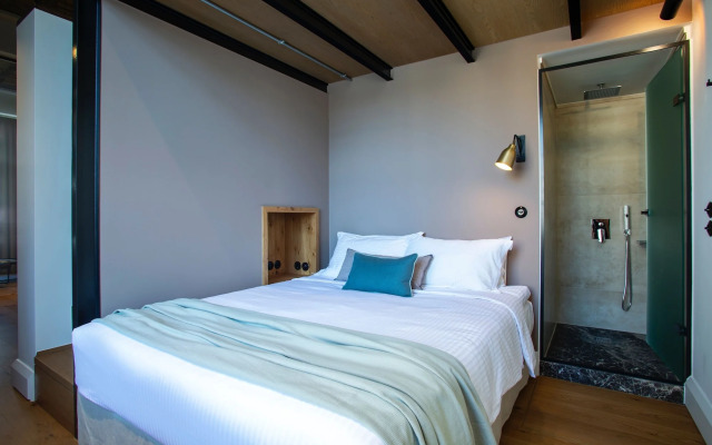 The Foundry Suites