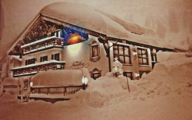 Hotel Garni Sursilva