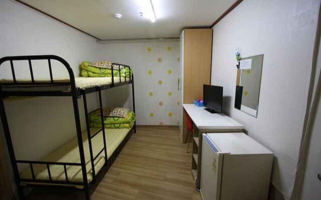 Dongdaemun wellbeing hostel