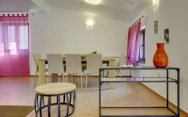 Villa in Pula With sea Beach