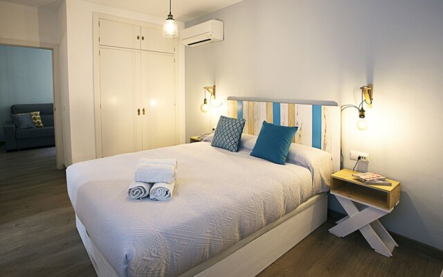 Bright & Quiet Apartment Malaga Center