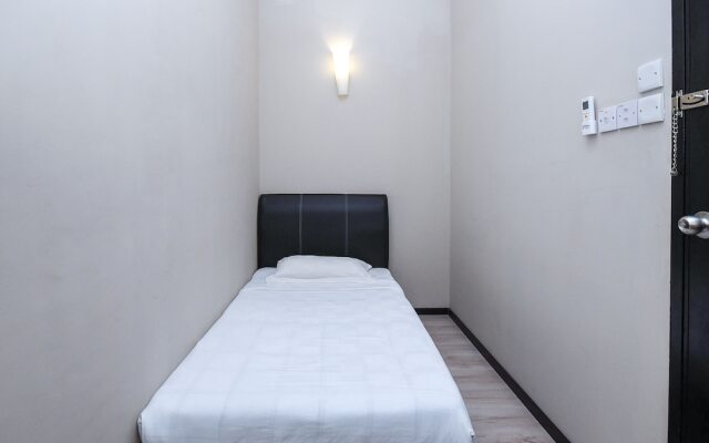 Lm Residence by OYO Rooms