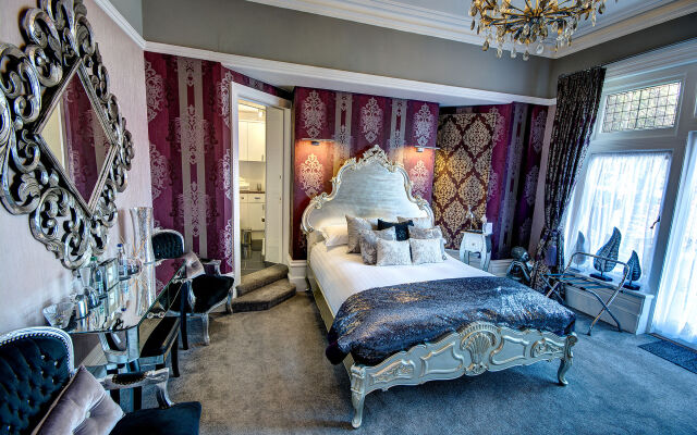 Grovefield Manor