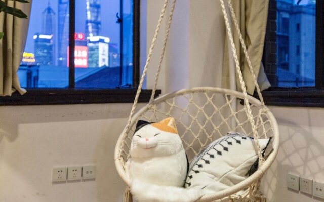 Lazy Apartment - The Bund