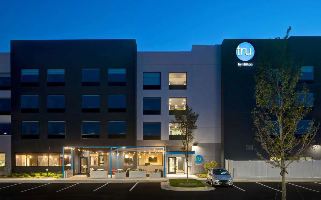 Tru by Hilton Manassas