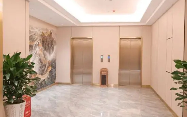 Platinum Hotel