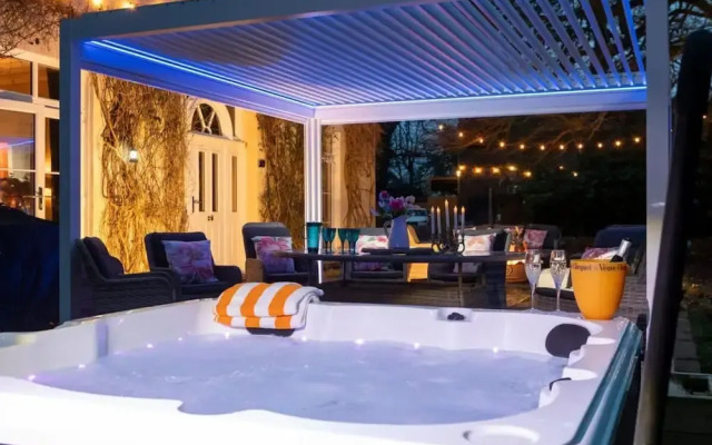 Luxury Georgian Country House With Hot Tub