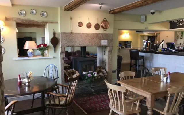 The Red Well Country Inn