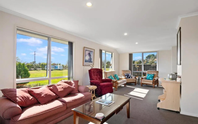 Paradise in Pohara - Pohara Beach Holiday Home