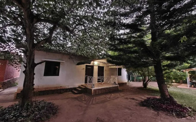 The Big Cat's Den - Maravakandy Resort