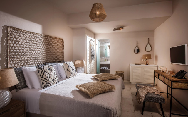 Creta Blue Boutique Hotel & Suites