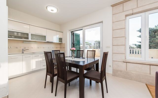 Apartments Dyana