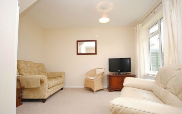 Carlton Avenue, Rose Green 413627