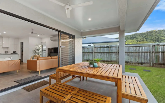 Trinity Oasis Spa BBQ Family Retreat