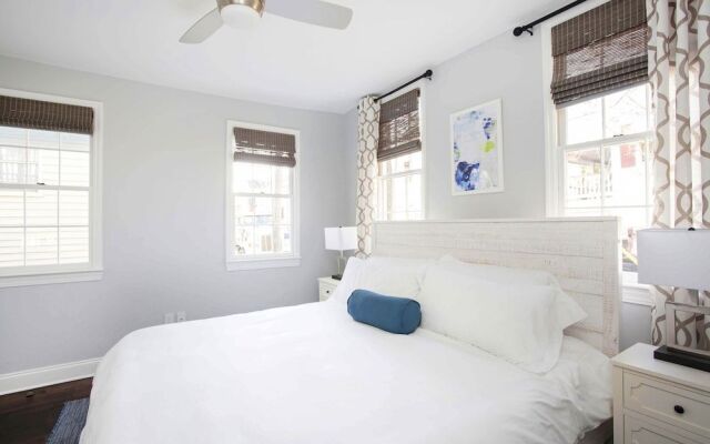 Apartment off St. Philip Walk Everywhere