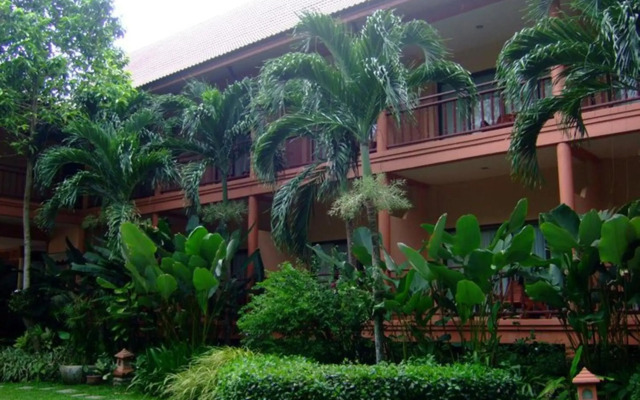 Lanta Casuarina Beach Resort