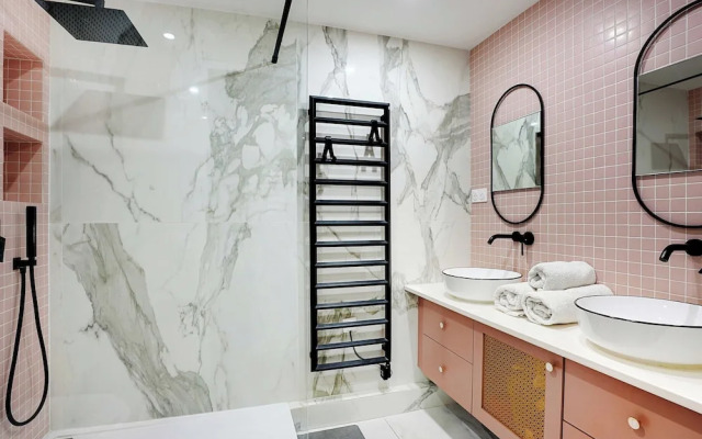 Modern, Spacious Apartment Just Outside Paris