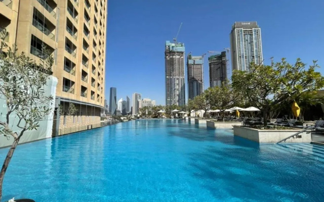 Cute Studio At The Address Dubai Mall