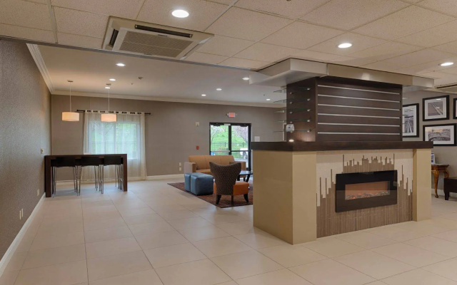 Best Western Plus Delta Inn & Suites