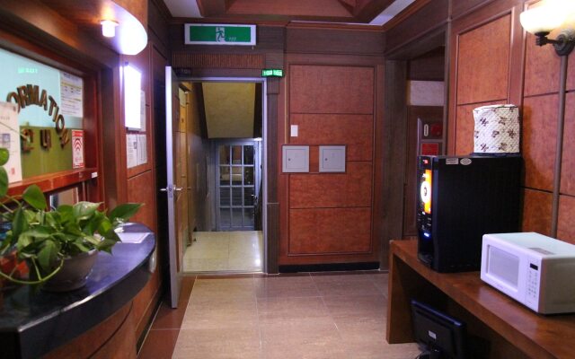 Hill Motel