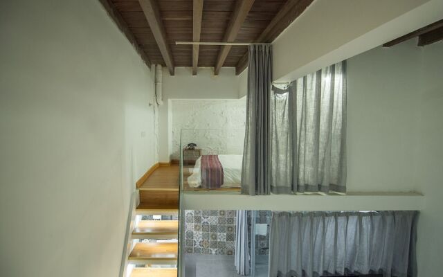 Zizai Music B&B(Qilou Old Street Branch)