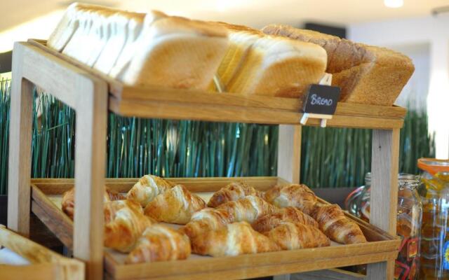 Holiday Inn Express Leigh - Sports Village by IHG