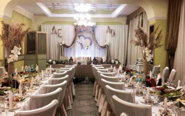 Alexandrovskiy Hotel