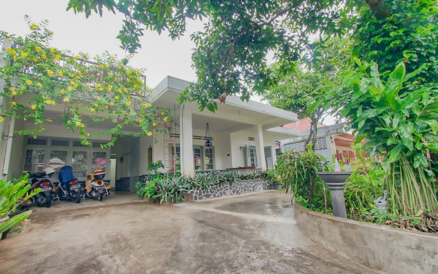 Omah Saras Family by OYO Rooms