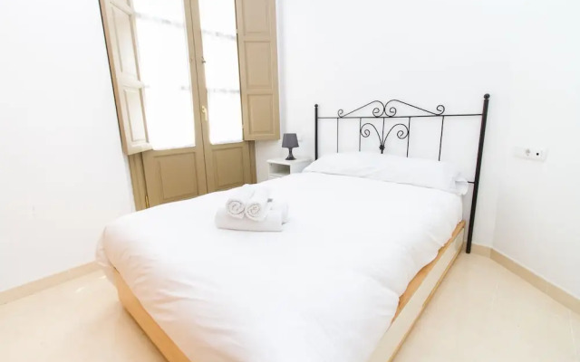 Calle Mezquitilla - Spacious Apartment by La RecepciÃ³n