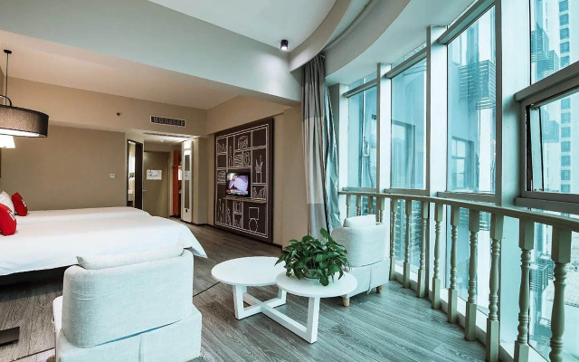 ibis Luoyang Train Station