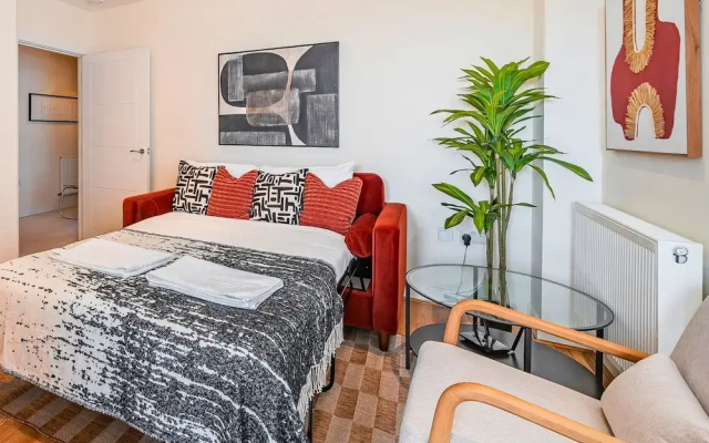 Festival Place Modern Town Center Apt