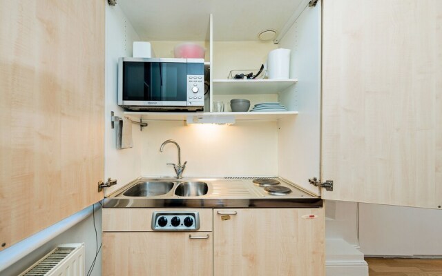 24 43 Stunning Studio in Notting Hill