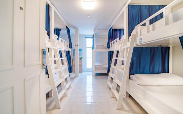 SleepEasy Beach Hostel Huahin