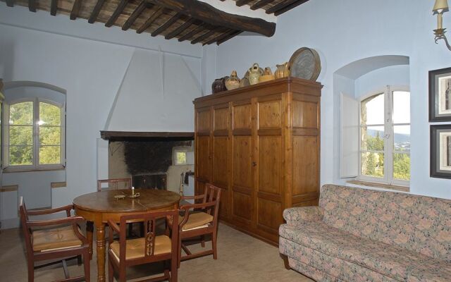 Castello Del Poggiarello Di Stigliano