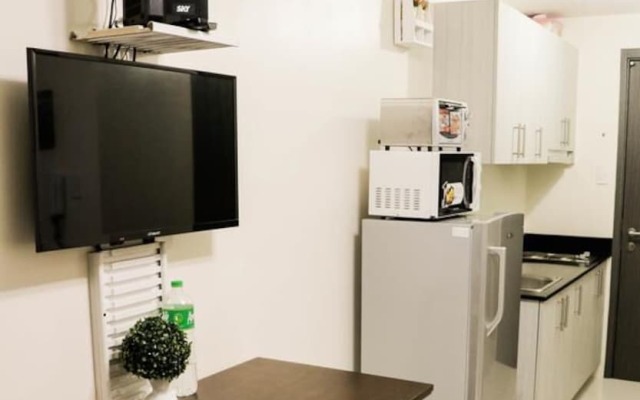 OYO 433 PBYY at Green Residences Condotel