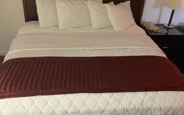 Smokey Point Motor Inn