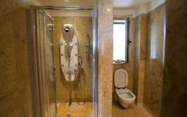 Luxury Villa Beachfront 5 Bedrooms 10-12 Persons