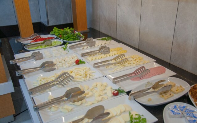 Quars Garden Hotel