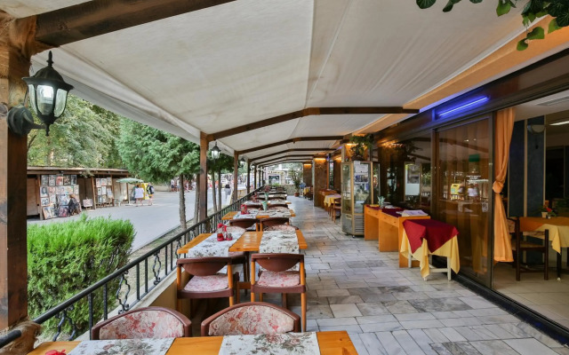 Hotel Kamchia Park