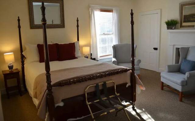 The Inn at Gristmill Square
