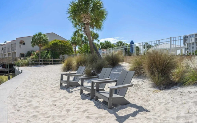 The Condor - Stay for 6