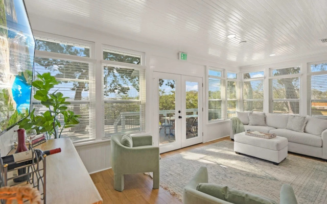Waterfront Incredible Views Fire pit Renovated