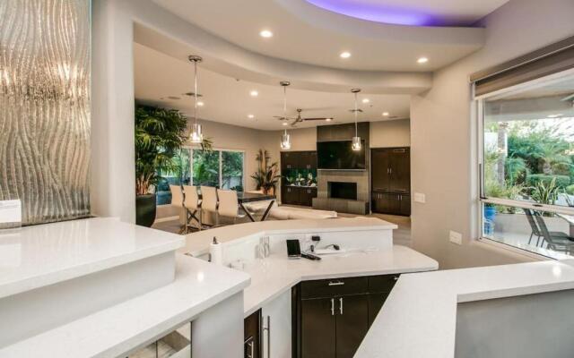 Stunning Private & Modern N. Scottsdale Estate!