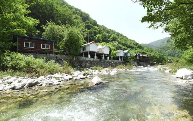 Gapyeong Yongsumok Pension