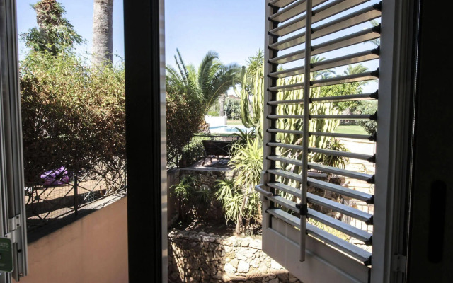 Villa Carlotta Resort