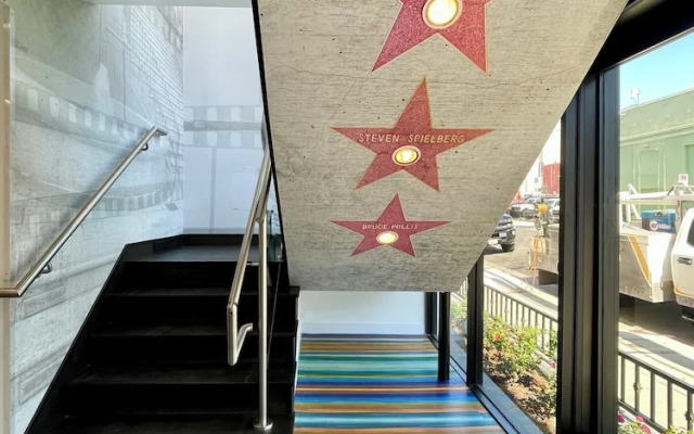 Hotel Rudra - Hollywood