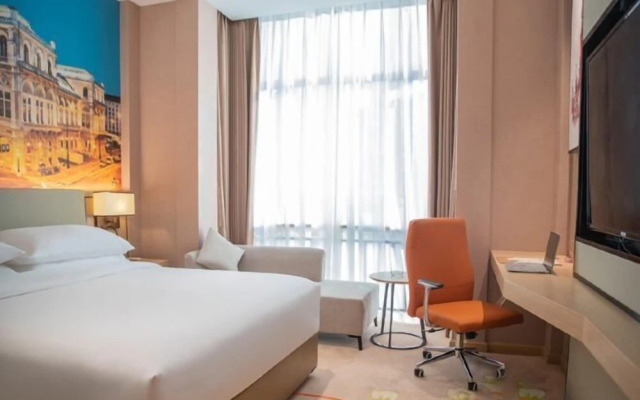 Vienna Hotel (Liuyang River Bridge Pedestrian Street)