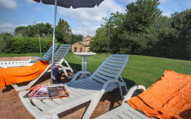 Farmhouse in Proceno With Pool and Hill Views